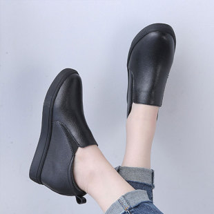皮面增高显瘦 百搭坡跟休闲懒人一脚蹬小黑鞋 真皮内增高女鞋 春秋季