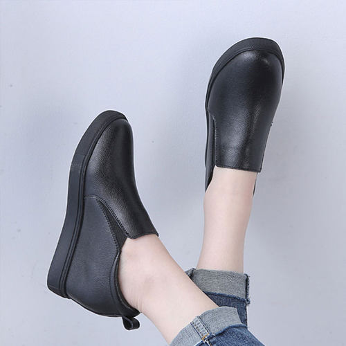 真皮内增高坡跟一脚蹬小黑女鞋