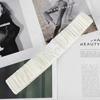 Светло-бежевый белый (на пуговицах), длина 66 см.