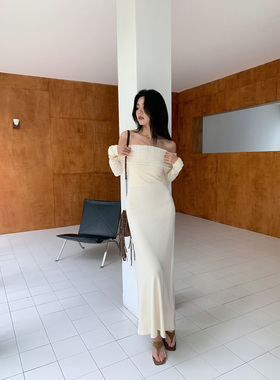 THEIRS 一字肩针织连衣裙女秋冬季纯欲气质辣妹收腰显瘦包臀长裙