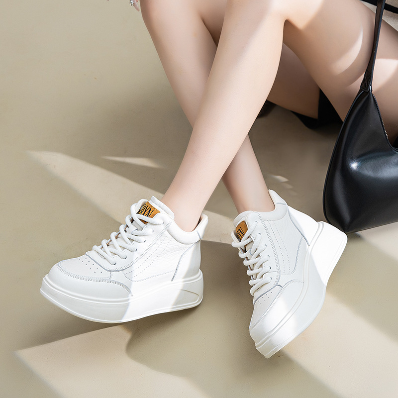 真皮头层牛皮高帮鞋女2025秋冬新款软底高帮系带复古风休闲板鞋