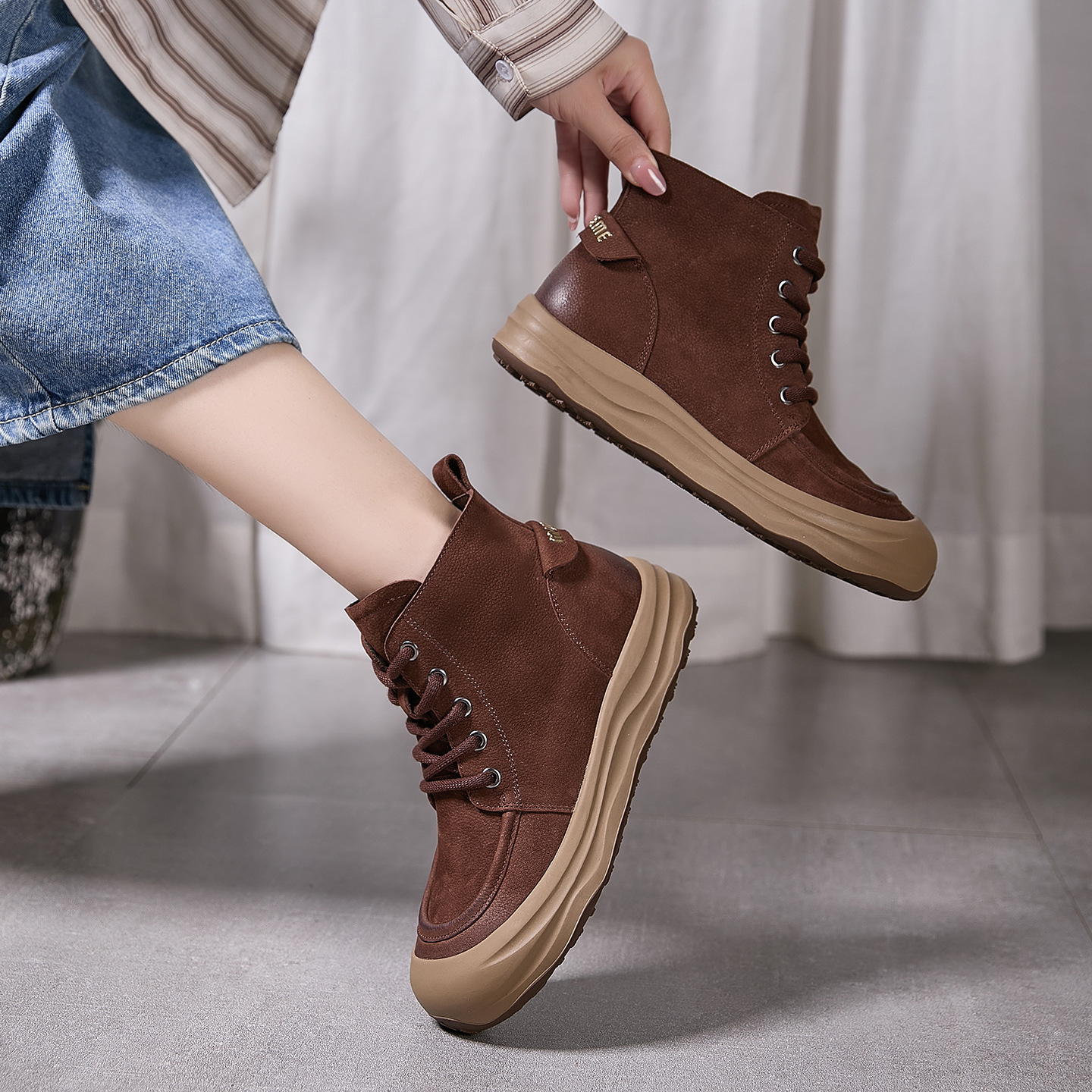 东莞外单女靴子秋季新款简约复古头层牛皮舒适百搭休闲女鞋马丁靴