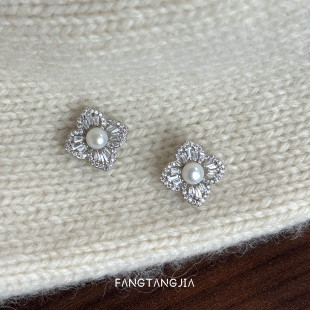 方糖家 耳环巨好看女 轻奢高级感天然珍珠锆石四叶花耳钉2026新款