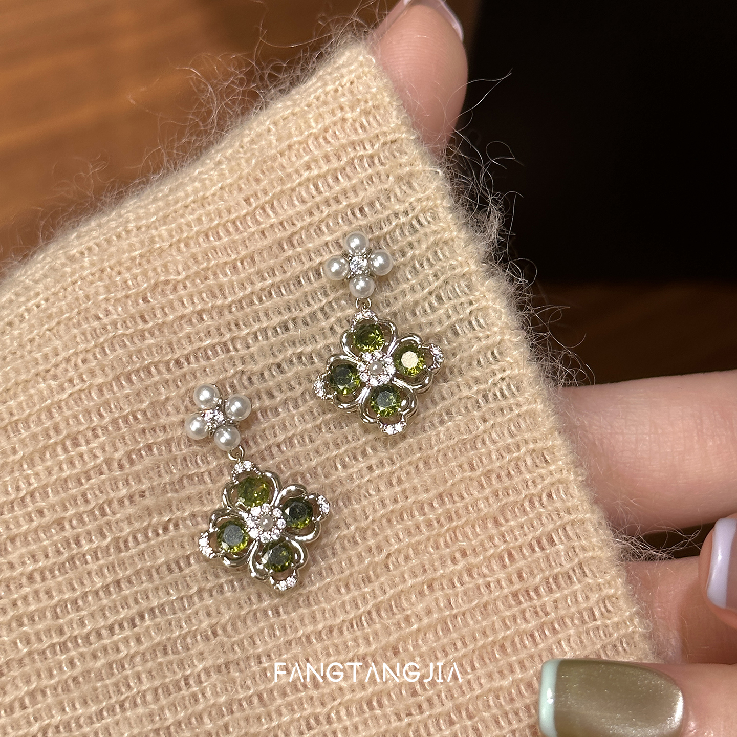 方糖家珍珠橄榄绿四叶花耳环