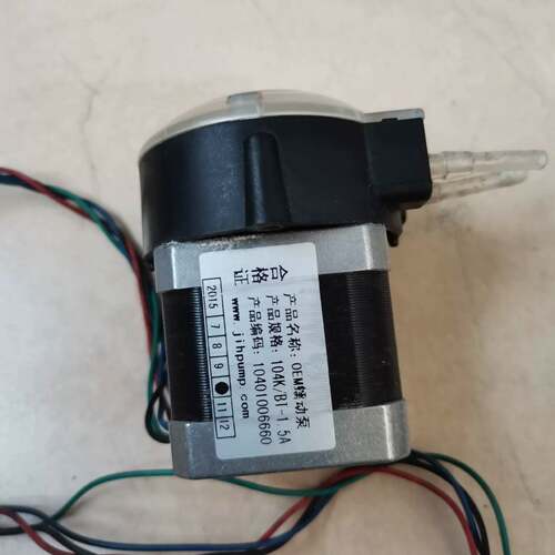 议价蠕动泵，104KA/BT-1.5A，成色如图，实物拍摄，功能可维修