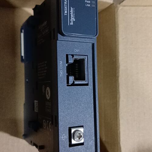 耐德TM3XTRA1通信模块，功能完好，成色几乎全新，外观--议价商品