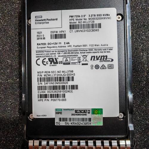 HPE 3.2TB NVMe固态硬盘，型号是PM1725b，--议价商品
