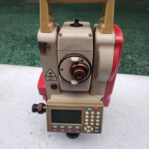 TS-440RL水准仪，品相一般，没有电池，测试不了，所以--议价商品