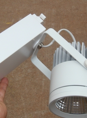 品牌的大功率2线3线LED轨道灯，日本进口夏普COB灯珠，