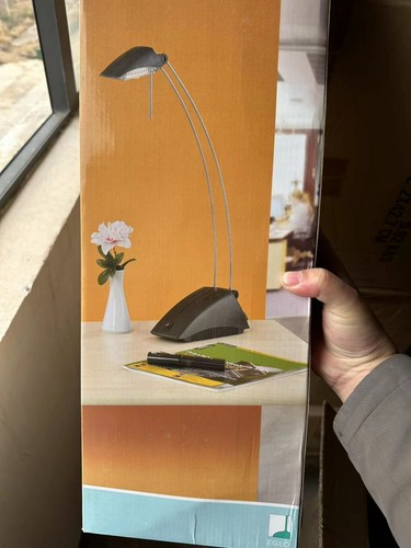 卤素全光谱台灯阅读学习工作灯