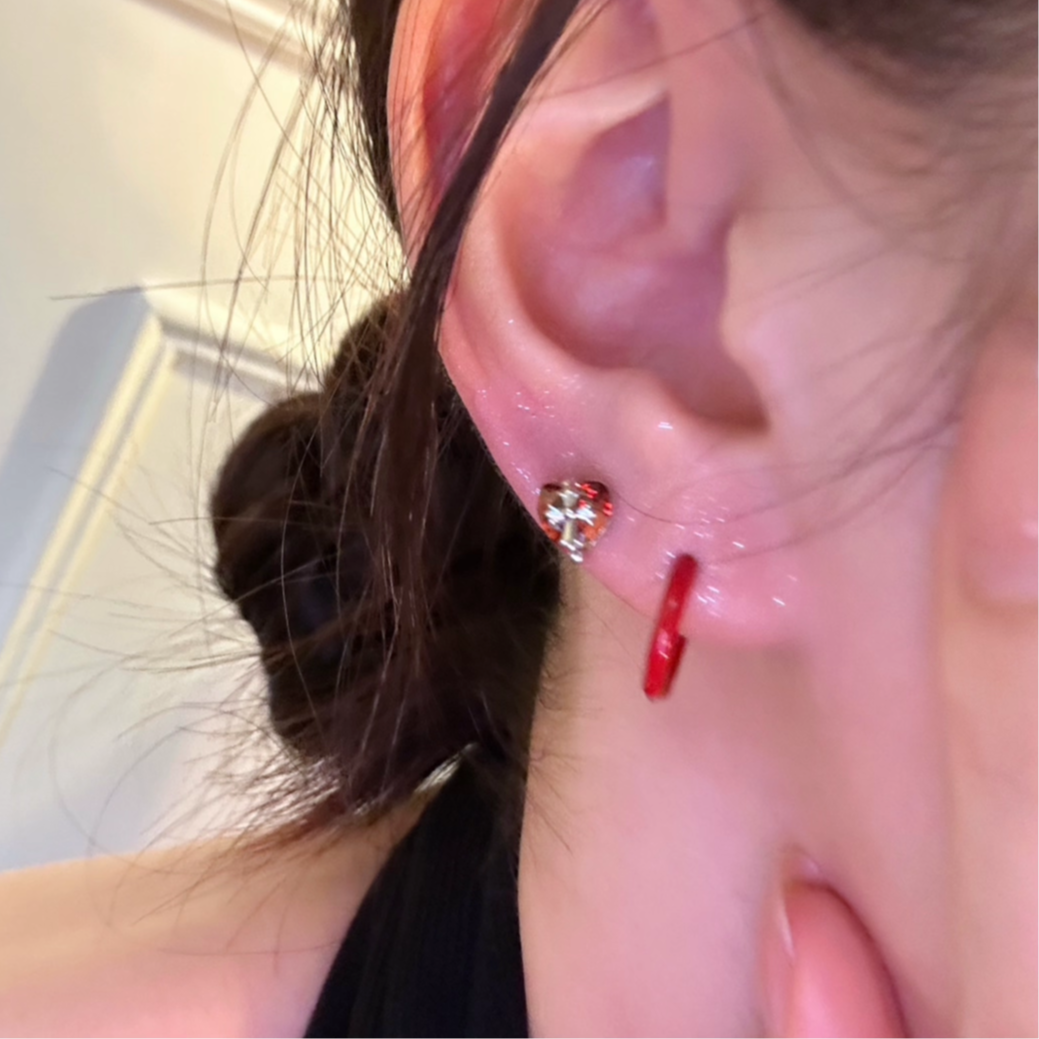 红色爱心十字架耳钉女双耳洞耳骨钉医用钛钢养耳洞高级感秋冬耳环