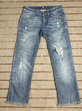 09点 二手 著名高级服装品牌 女士破洞低腰九分牛仔裤 W76 W494