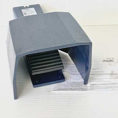 Steute 81.2.02.0.01 1048638 GFSM 1O1S 300V10A Metal Foot Swi