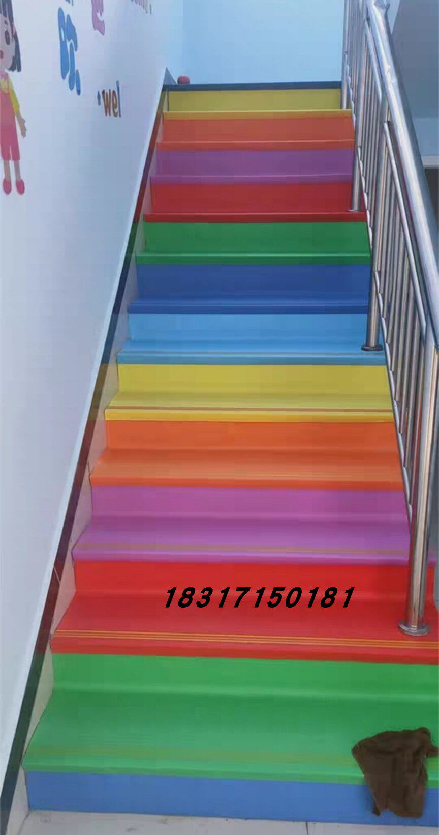 商用pvc踏步地胶防滑可裁剪易安装商务楼写字楼水泥楼梯踏步地胶