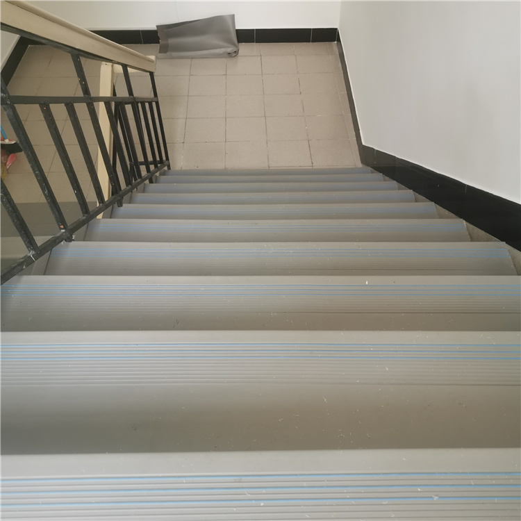 幼儿园彩色楼梯踏步垫