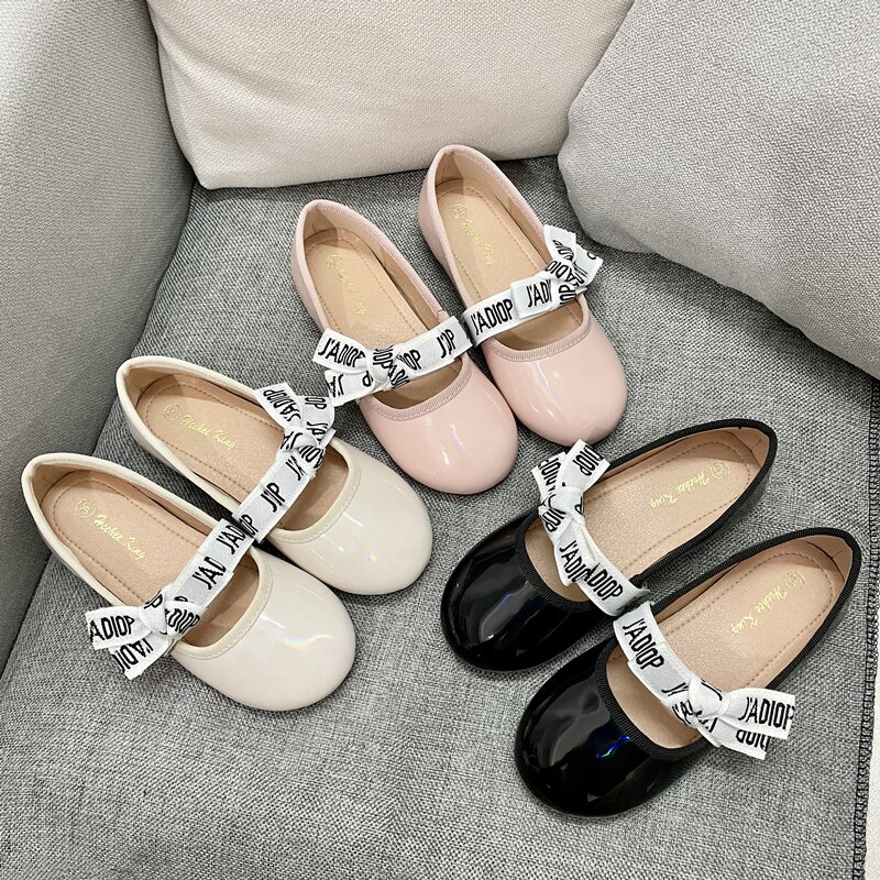 女童皮鞋2026春秋新款软底洋气时尚韩版个性浅口单鞋小女孩公主鞋