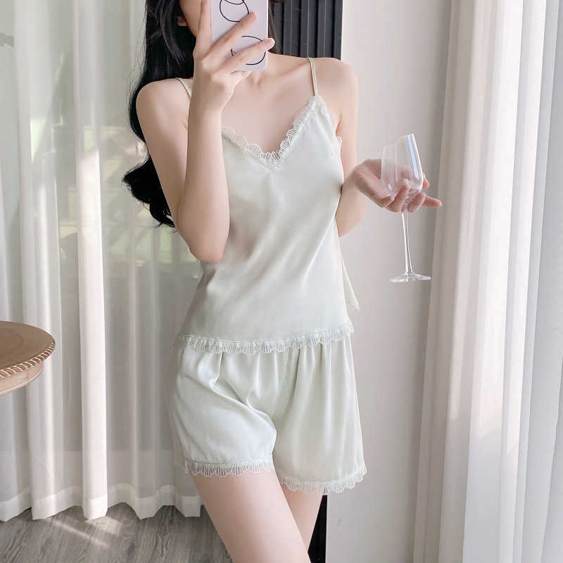 新款纯色春夏季女士家居服吊带短裤套装性感花边款透气舒适带胸垫
