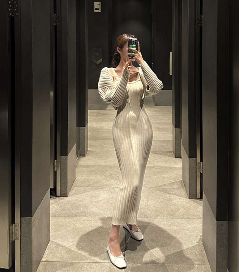 秋冬坑条纹简约针织开衫+连衣裙