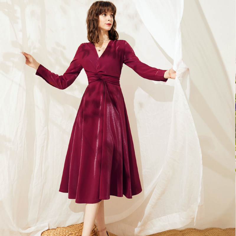 春装2020款女连衣裙车厘子红色冷淡风女装高级感时尚气质复古法式