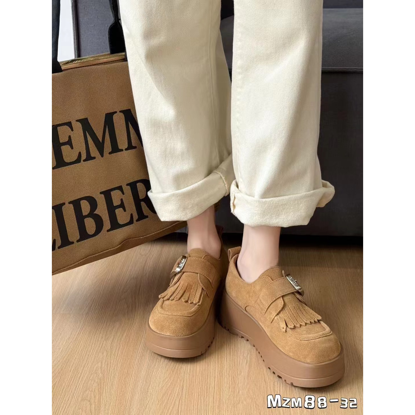 春季百搭薄款女鞋2024