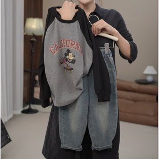 米老鼠印花插肩袖儿童卫衣俏皮时尚舒适与可爱并存的秋日穿搭可爱