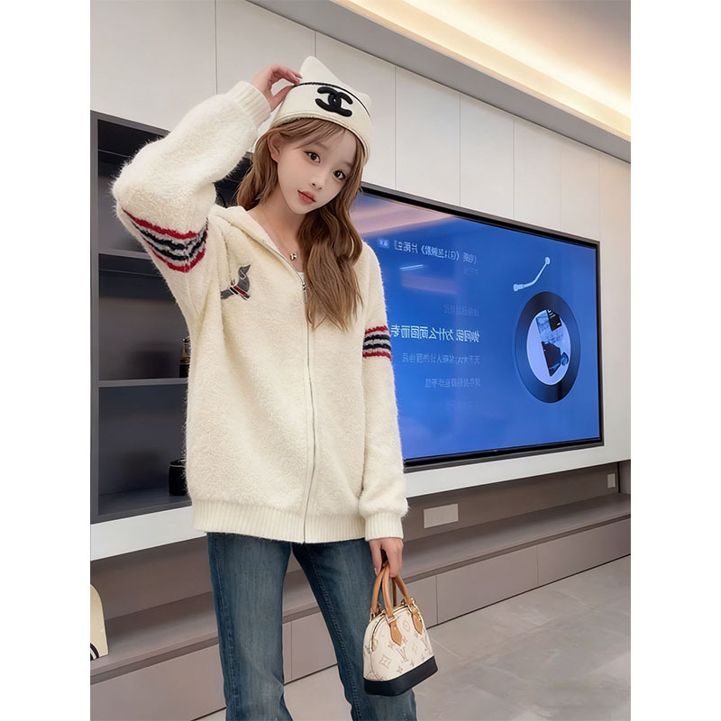 秋冬小狗刺绣拉链连帽针织开衫上衣新款学院风宽松貂绒毛衣外套女