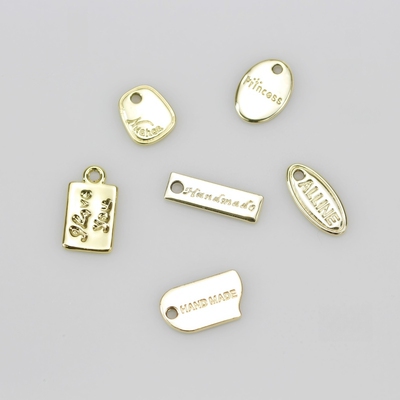 百搭锌合金英文字母uv镀服装辅料装饰吊牌挂牌diy饰品配件