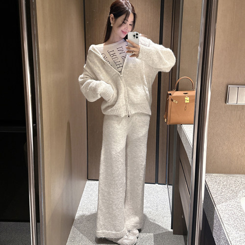 a+tysu 韩国进口官网直邮 冬季 Written 针织连帽套装