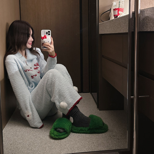 a+tysu 韩国进口官网直邮 2025冬  Bell 拉绒睡衣套装