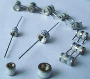 陶瓷气体放电管2R800   800V   U-11B 全新原装