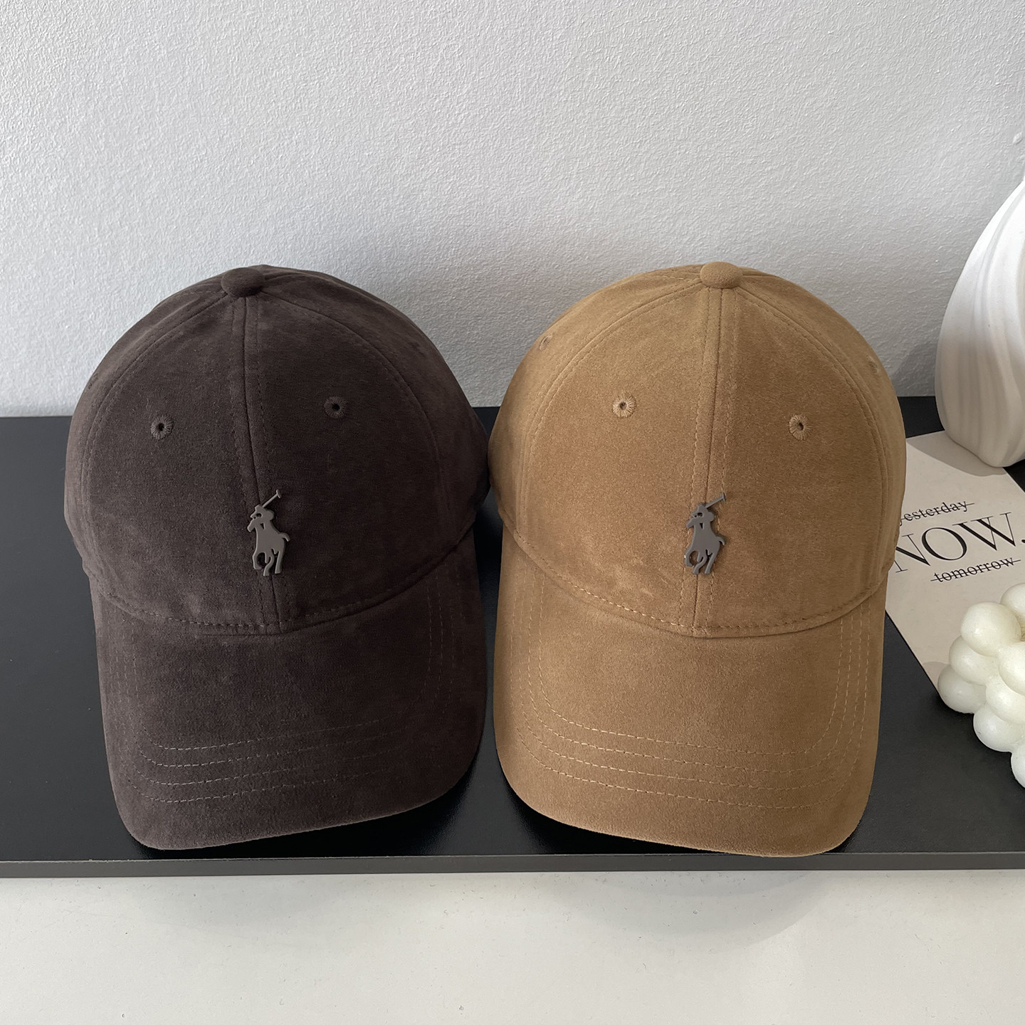 潮流高级感软顶棒球帽男女同款秋冬季时尚麂皮绒休闲百搭鸭舌帽