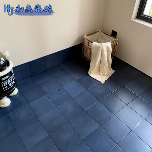包豪斯风复古渐变蓝瓷砖油墨蓝小方砖厨房卫生间阳台玄关防滑地砖