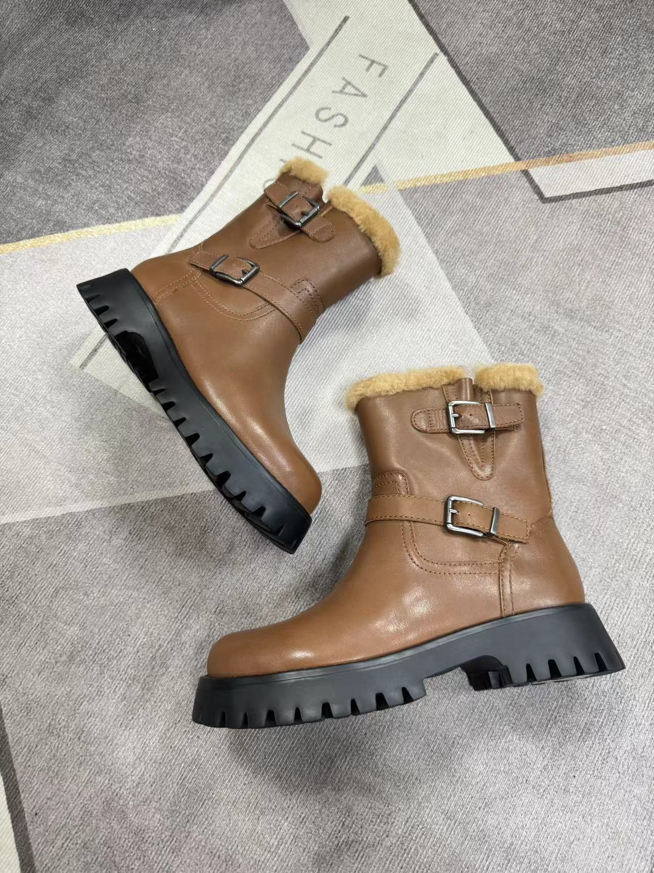 冬季 皮靴 正品6双 牛皮配羊皮毛 两色 超轻舒适 好穿 短靴 女 K