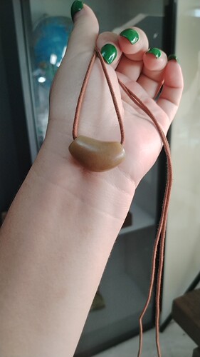 新疆和田玉且末糖料随型吊坠