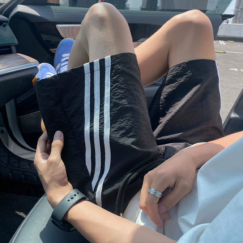 大码条纹速干短裤男夏美式撞色三条杠直筒沙滩裤子潮牌百搭五分裤