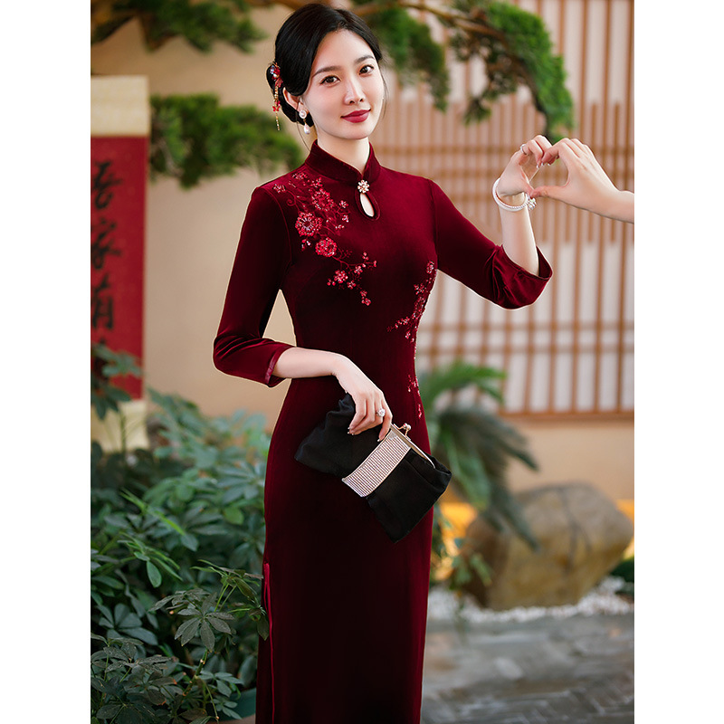 喜婆婆婚宴装旗袍2025年新款春季金丝绒修身显瘦婚礼妈妈礼服