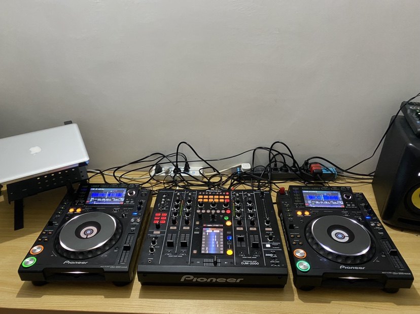 先锋2000nexus 二代打碟机搭配DJM2000混音台 套装 正常使用