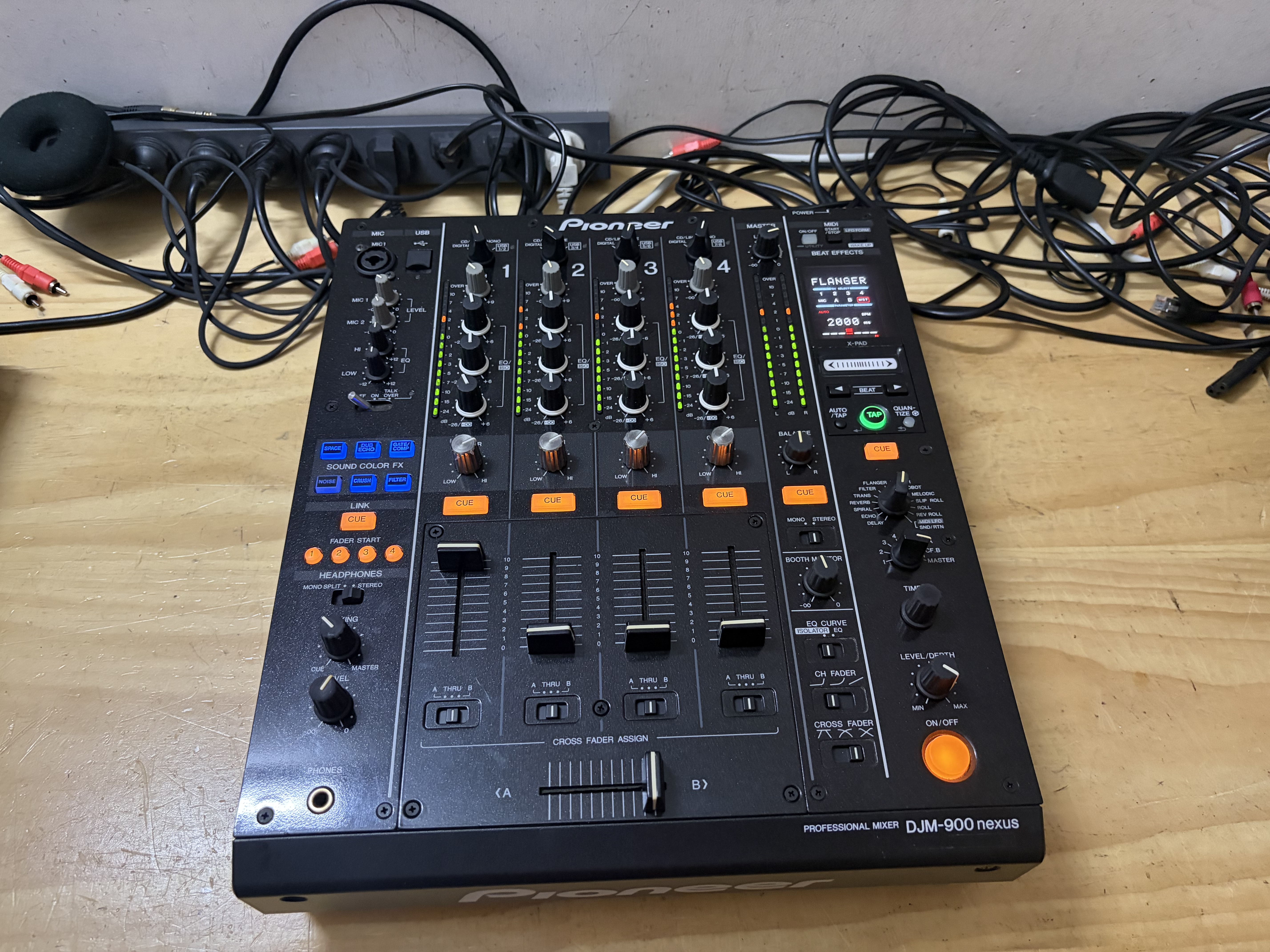 先锋DJM900nexus混音台 DJ打碟混音器 pioneer 成色如图 功能正常