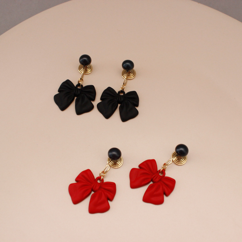 日韩风蝴蝶结黑珍珠不痛保色耳钉
