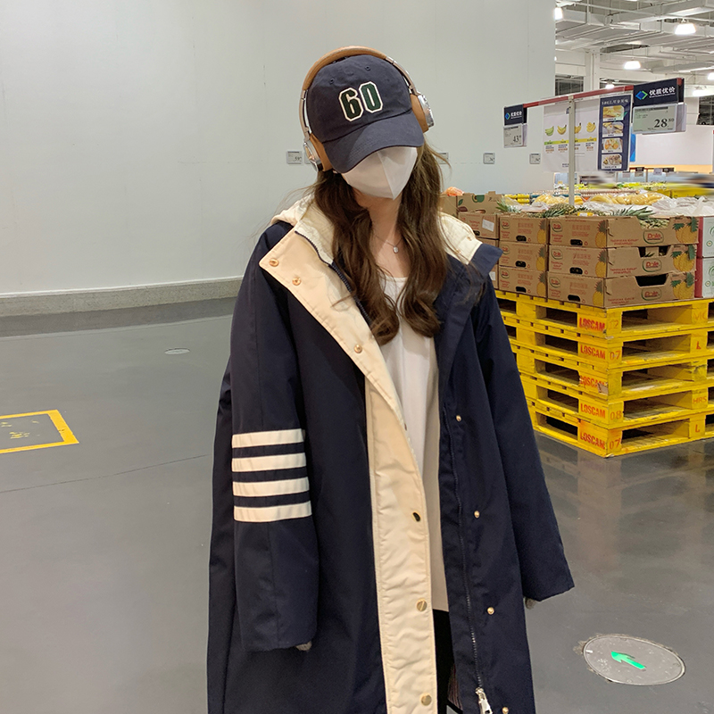 现货主推连帽藏青色宽松羽绒派克服外套2508p295k438，女装派克服，浙宝186