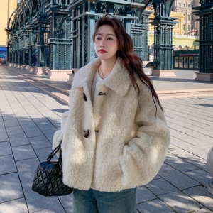 软糯白色牛角扣皮毛一体羊羔毛外套女秋冬2025新款显瘦高级感棉服图片