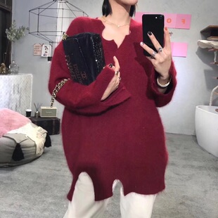 亏本~V领领口不规则破洞设计貂绒宽松套头中长款毛衣女