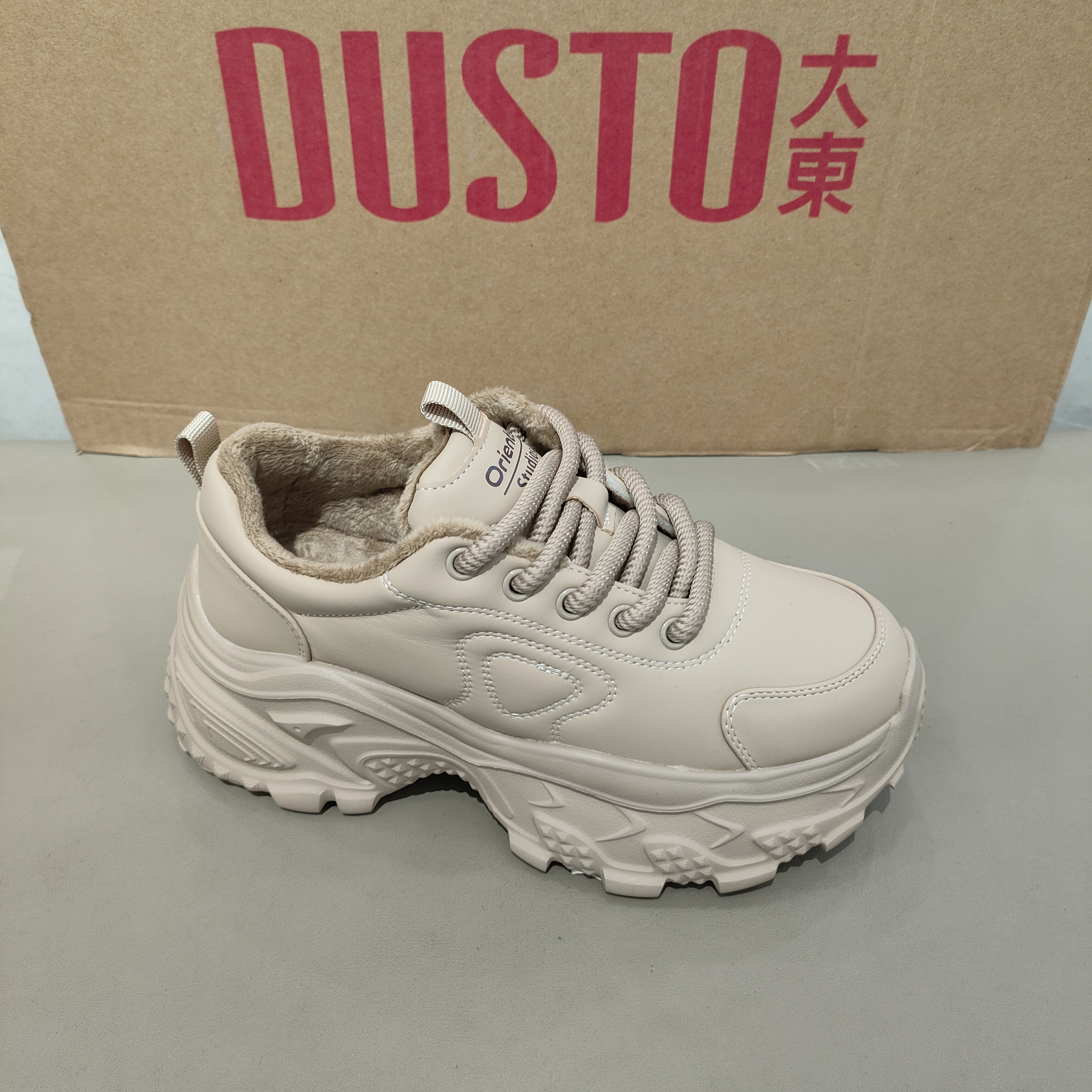 大东加绒老爹鞋女2025冬季新款百搭轻巧松糕底运动休闲女鞋1359