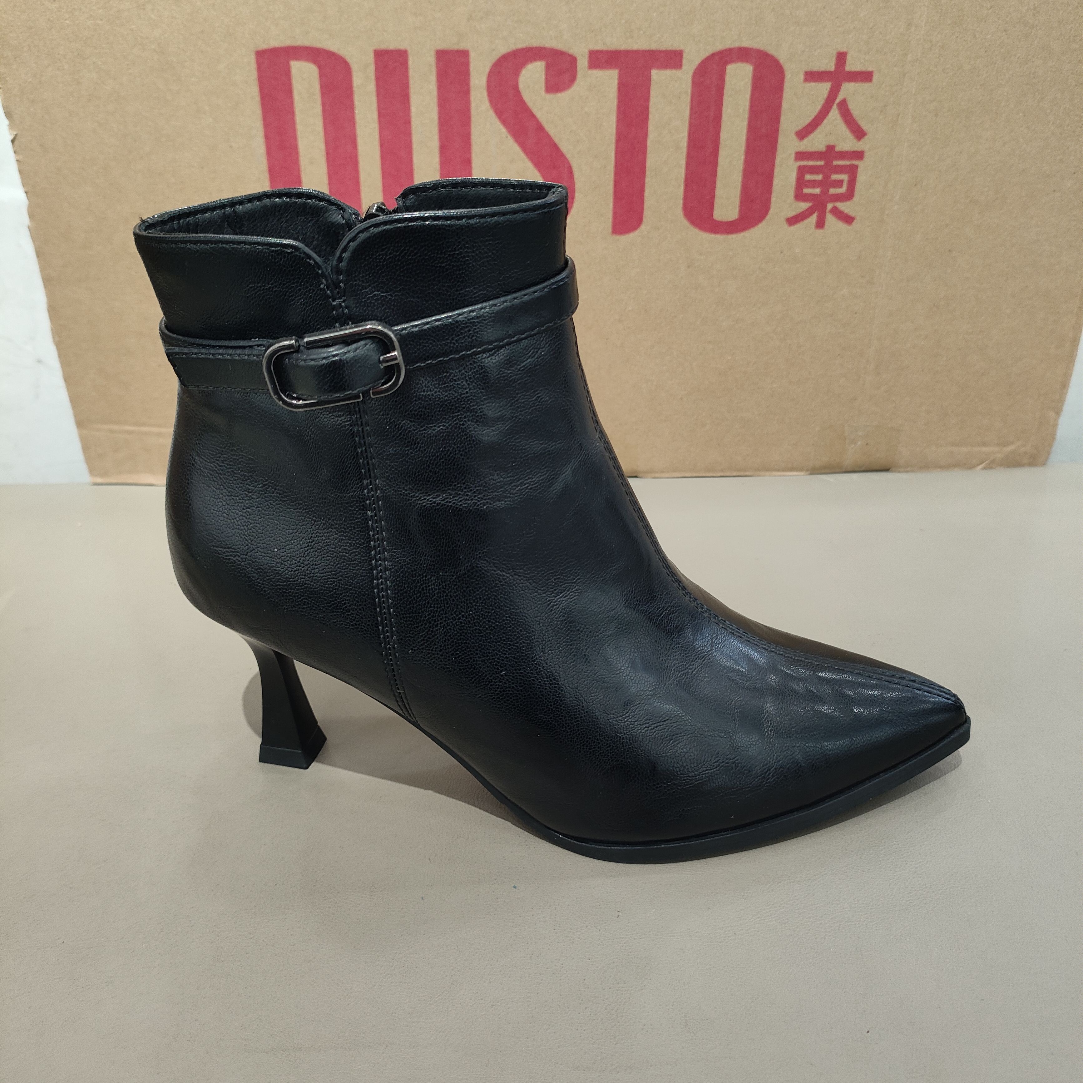 大东加绒时装靴女鞋2025年冬季新款女士细跟舒适尖头女靴子3751