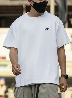 NIKE/耐克宽松版男女刺绣小标运动休闲圆领透气短袖T恤FN3698-100