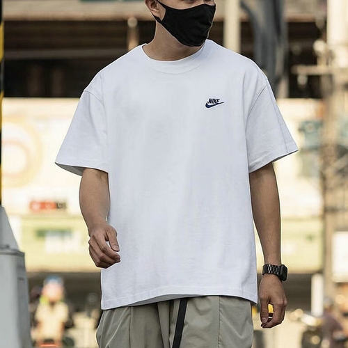 NIKE/耐克宽松版男女刺绣小标运动休闲圆领透气短袖T恤FN3698-100