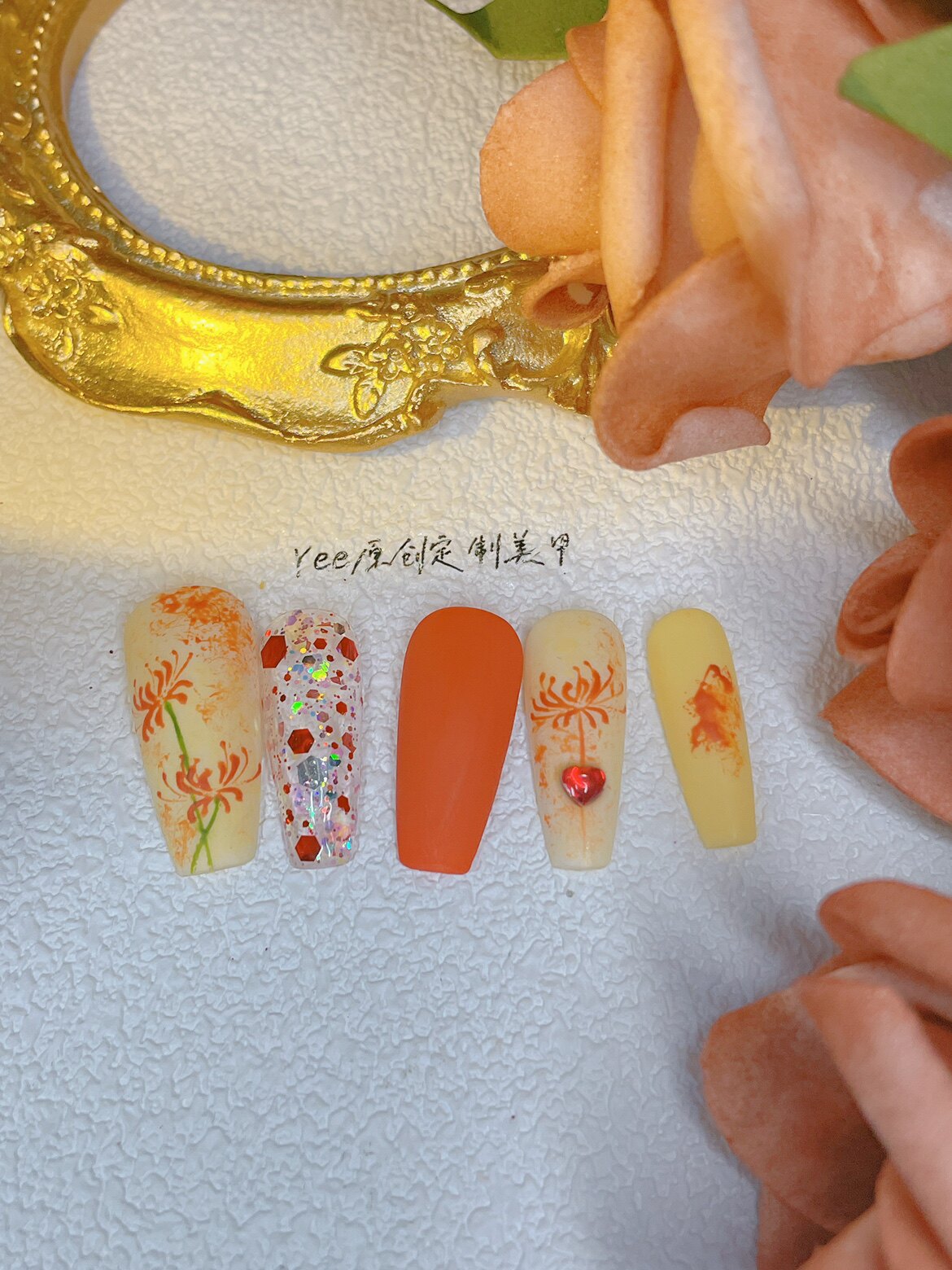 yee原创定制 哑光手绘彼岸花爆闪亮片红宝石爱心穿戴美甲假指甲贴