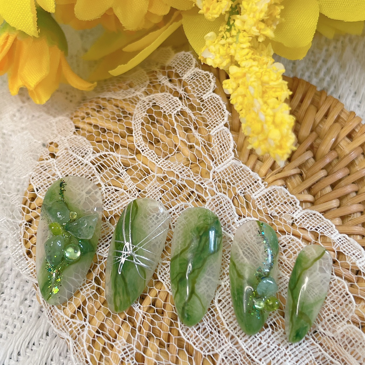 中国风翡翠绿晕染汉服穿戴美甲