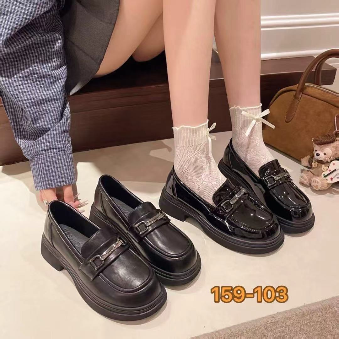 予说2025早秋新款薄底乐福鞋女粗跟复古英伦风一脚蹬小皮鞋单鞋