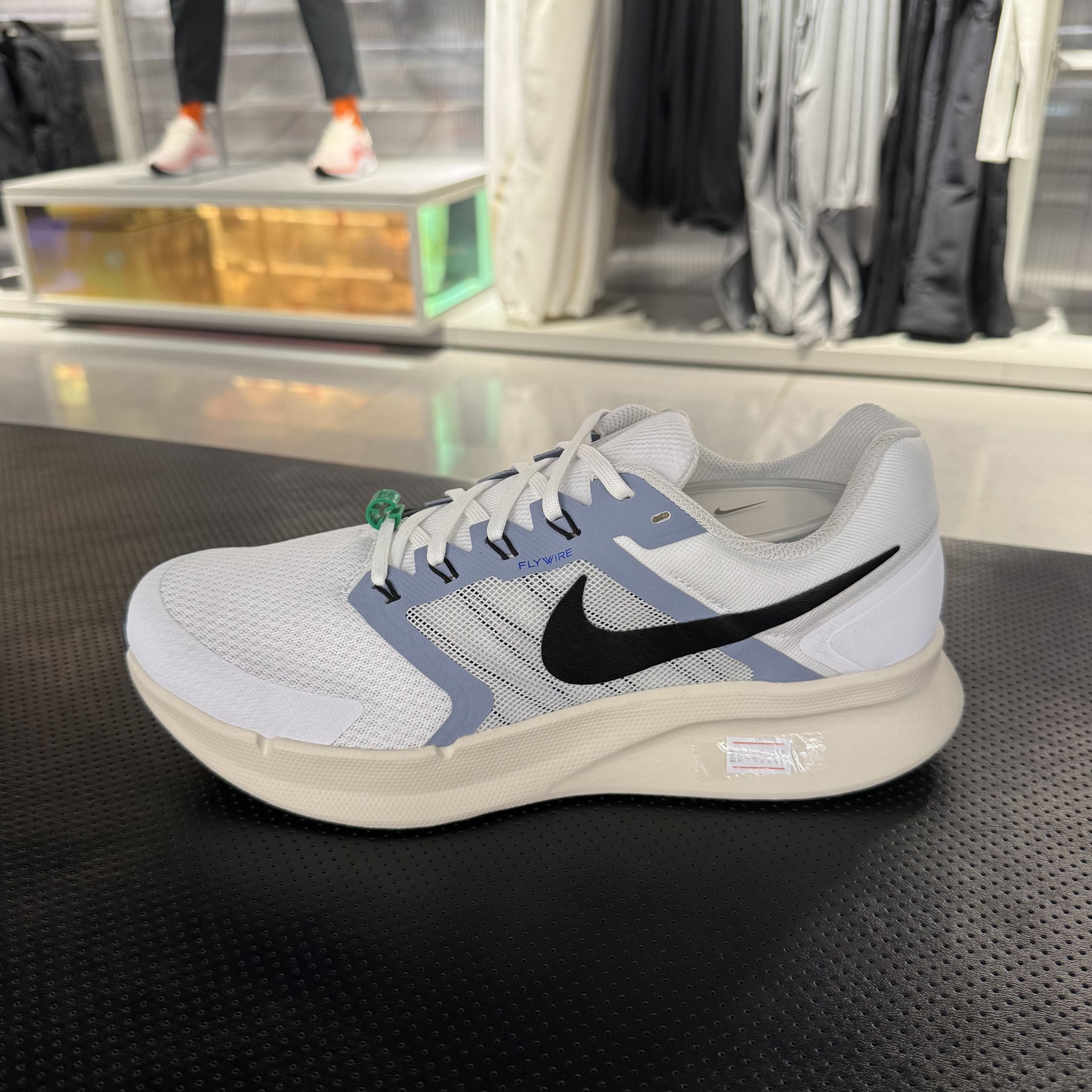 NIKE耐克男鞋2025新款轻便休闲减震网面透气运动鞋跑步鞋DR2695
